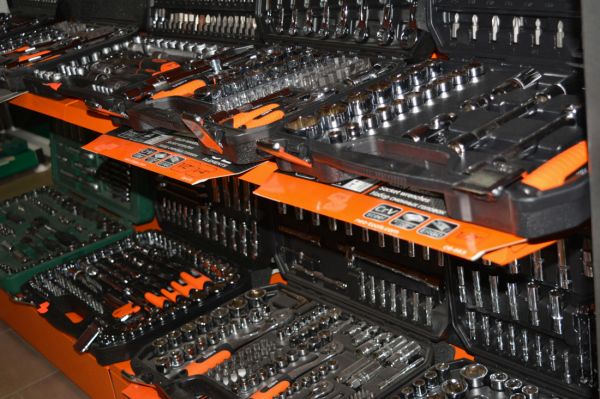 Sklep i hurtownia motoryzacyjna Autostrefa